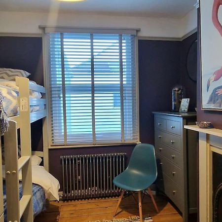 Stylish Townhouse 15 Mins To Laines & Seafront Villa Brighton Kültér fotó
