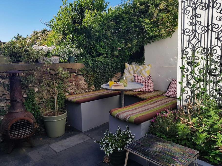 Stylish Townhouse 15 Mins To Laines & Seafront Villa Brighton Kültér fotó